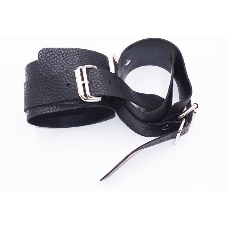 Kit Bondage Preto 7 Peças - Algema, Chicote e Mordaça - Imagem 6